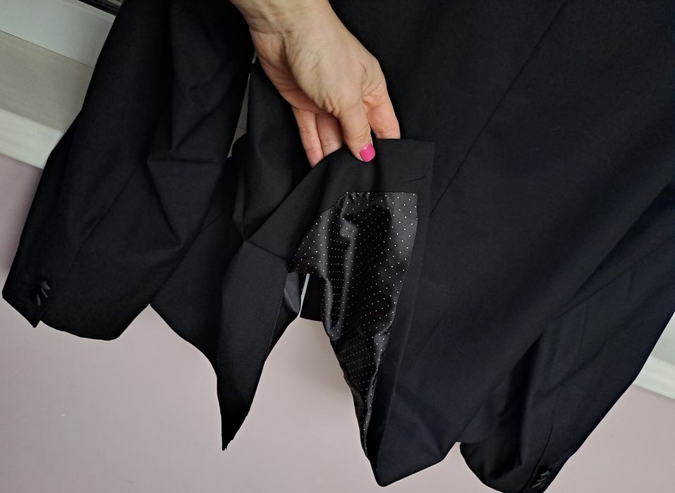 Черный классический нарядный пиджак жакет