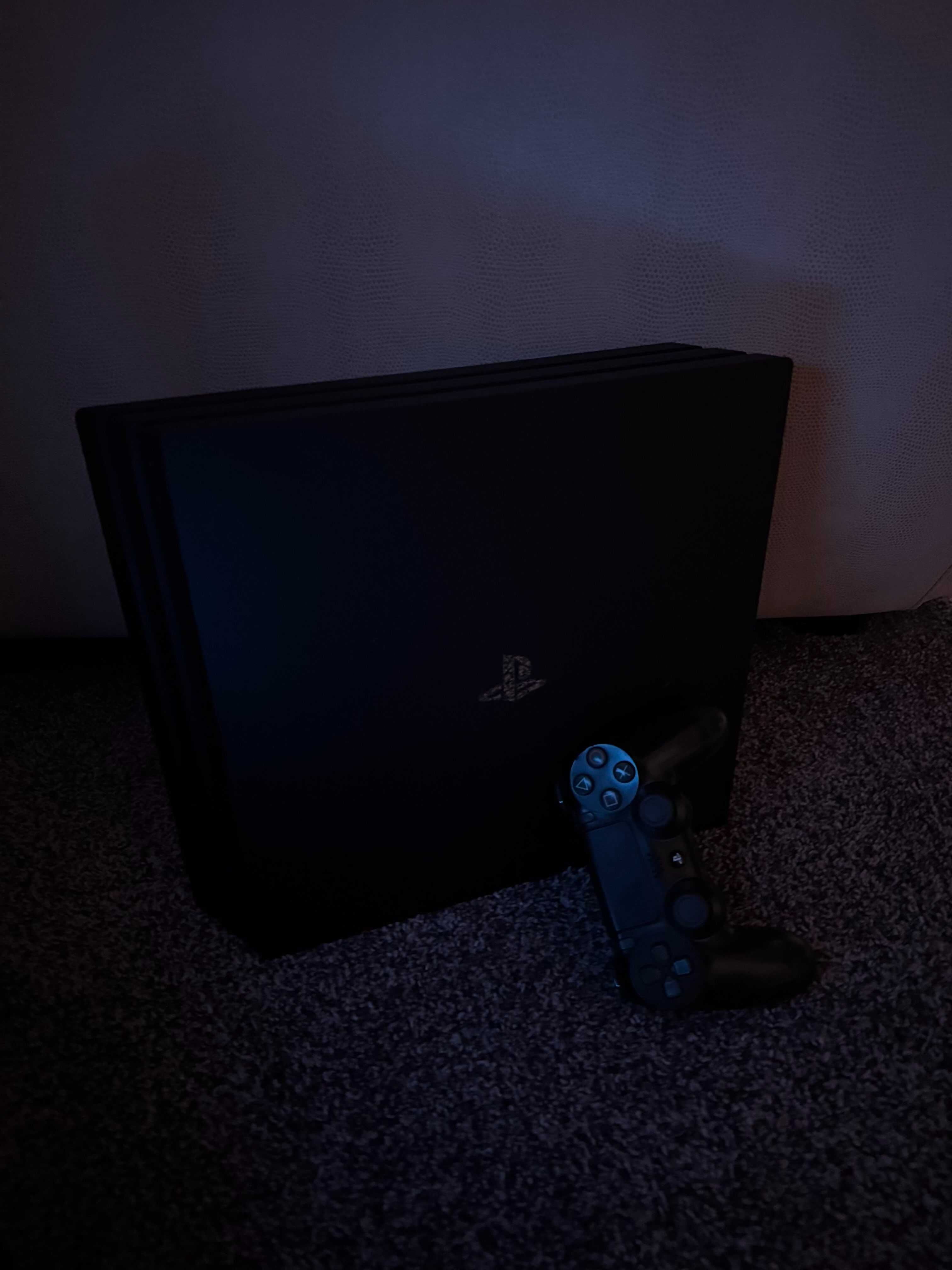 PlayStation 4 Pro 1TB + геймпад, ідеальний стан
