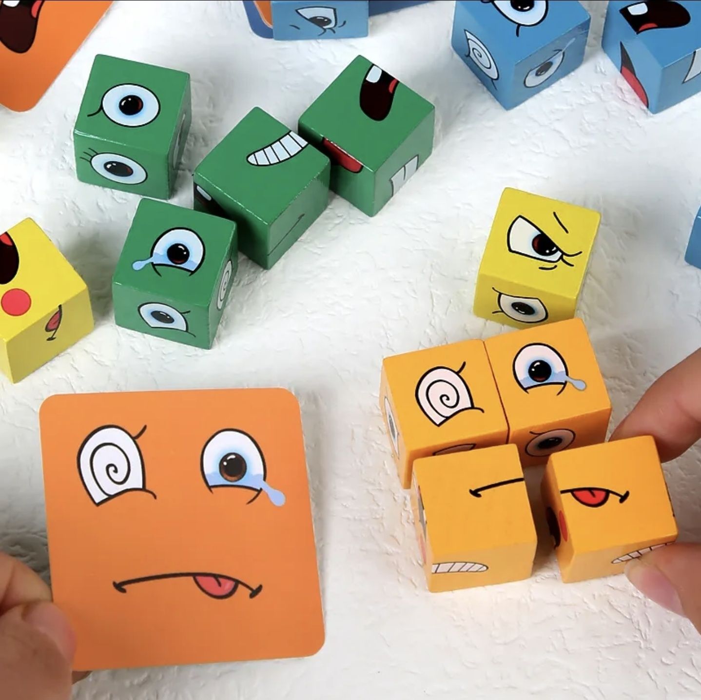 Гра " Емоції" дерев'яні кубики в залізній коробці