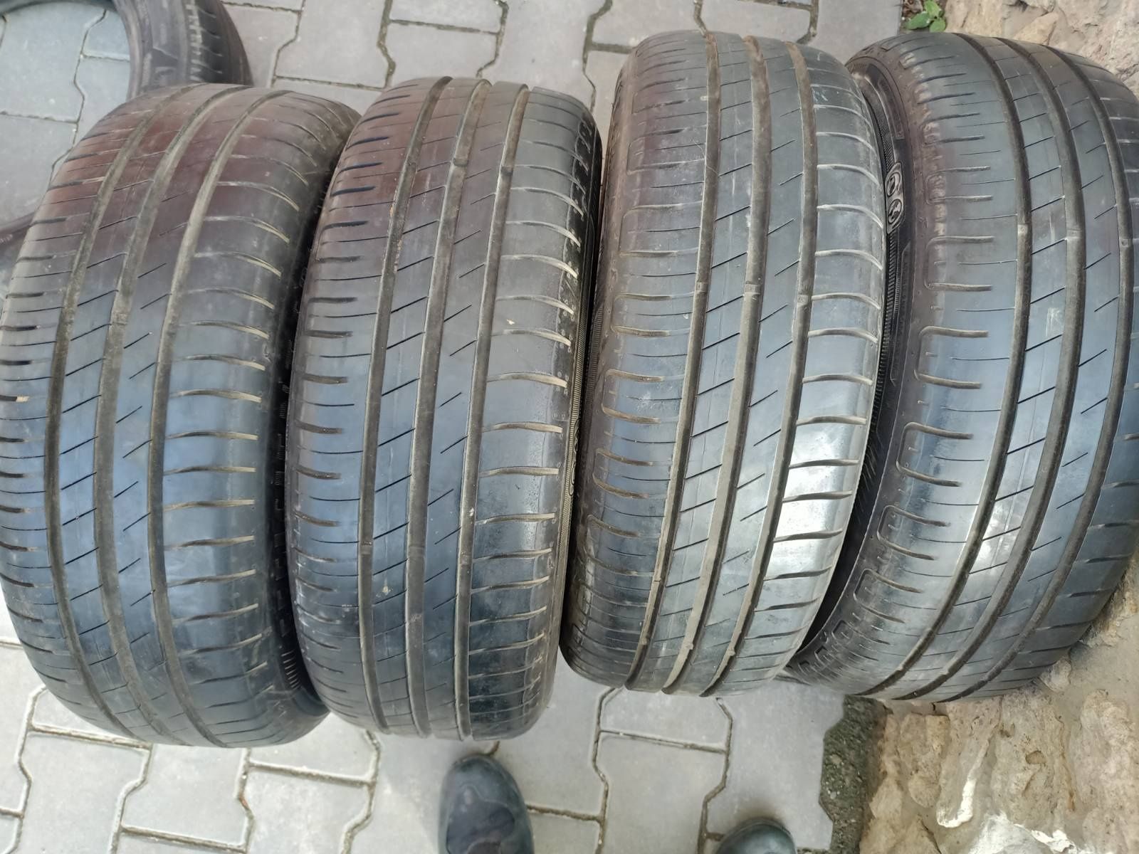 Продам резину з дисками GoodYear!