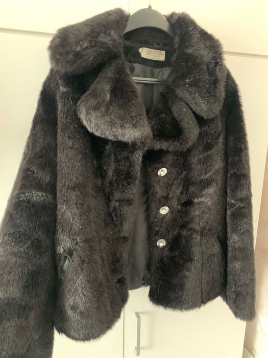 Полушубок искуственний розмир40-42