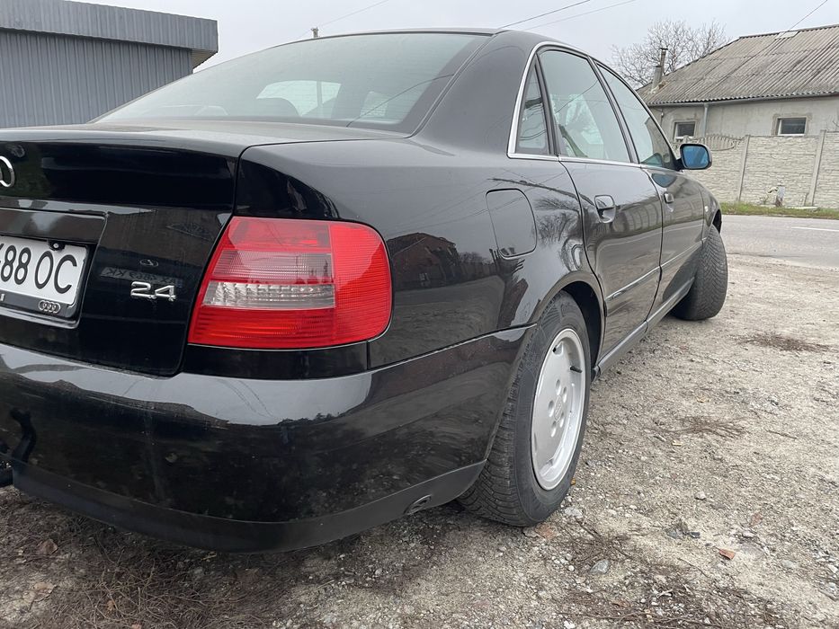 Audi A4 Автомат 2.4 v6