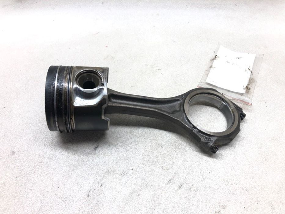 TŁOK Z KORBOWODEM - 130.00 PLN - AUDI A4 B7 Avant (8ED) 2004 - 2008 3.0 TDI quattro 150 kW [204 KM]