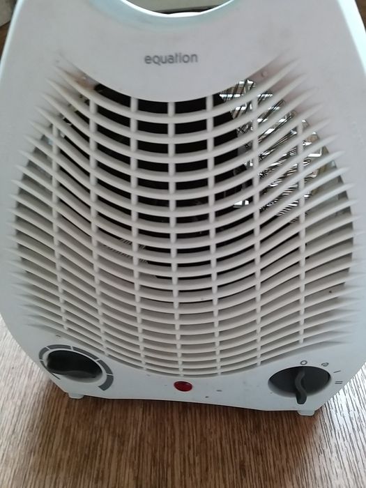 Тепловентелятор  гарячий и холодный воздух