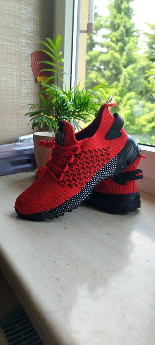 Adidasy męskie sportowe Nowe czerwono czarne roz 42 dł wkładki 27 cm