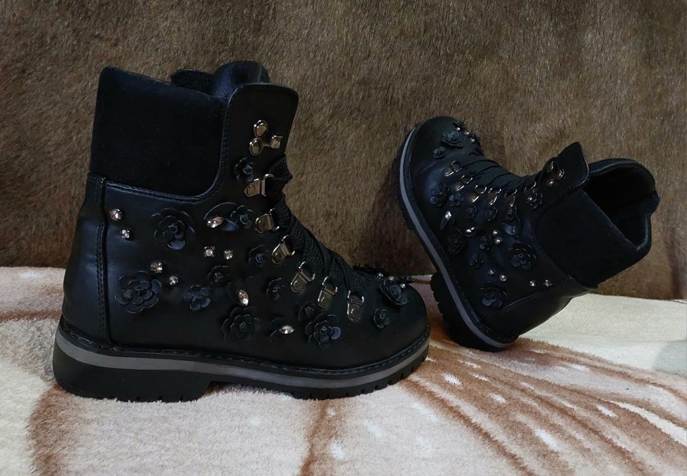 Женские кожаные теплые ботинки