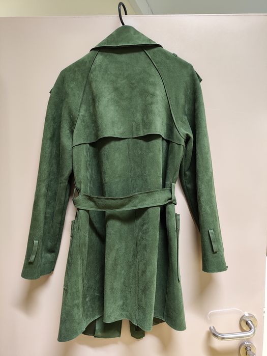 Ciemnozielony trencz Stradivarius S