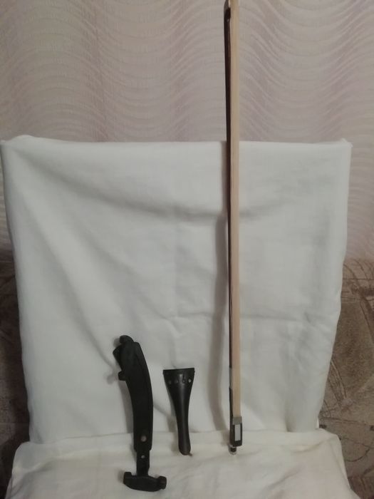 Скрипичный смычок, подгрифник и мостик 1/4