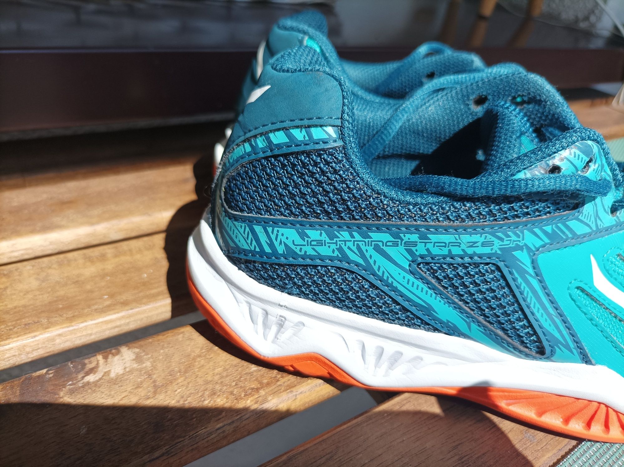Buty do siatkówki Mizuno Lightning star z6 Jr