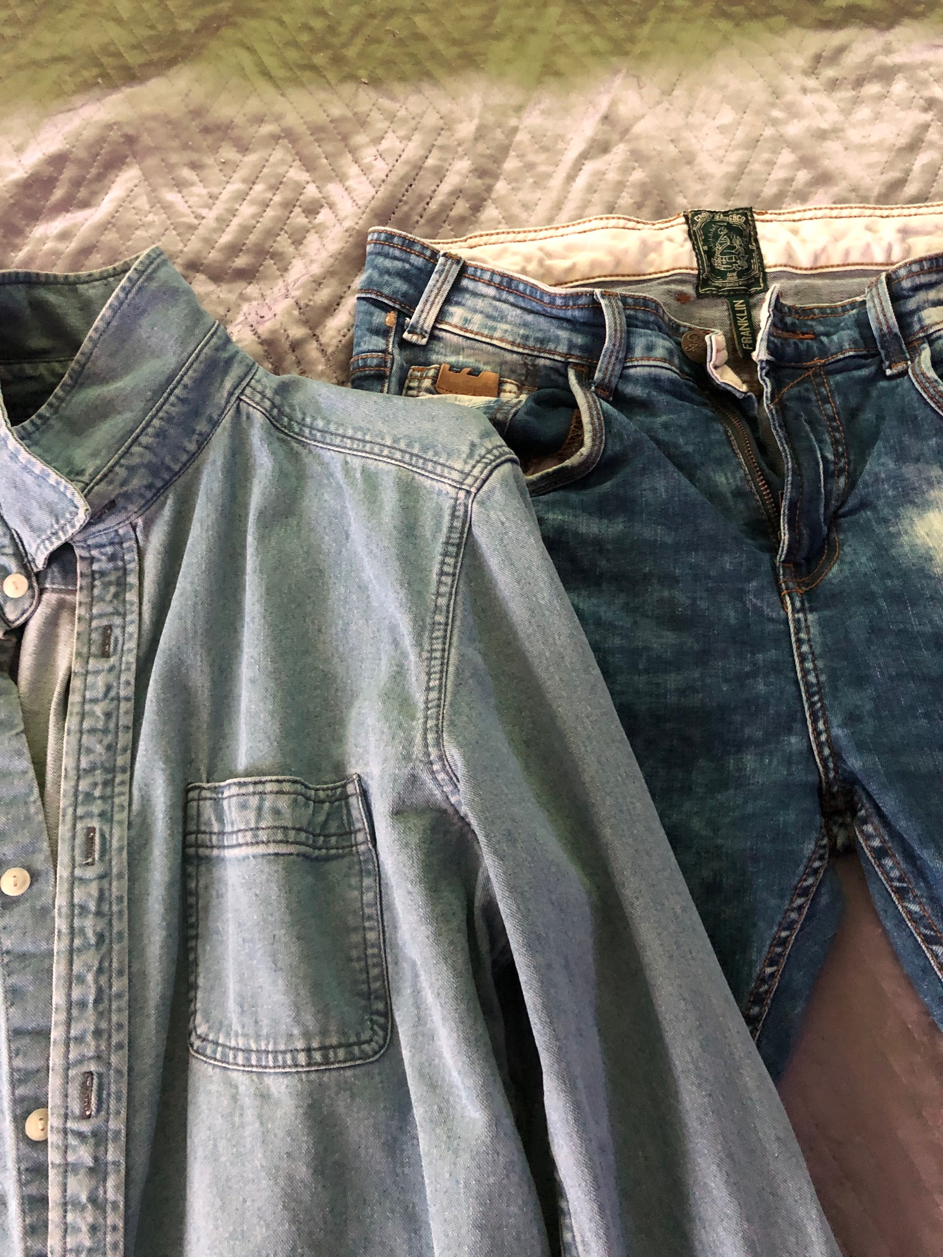 Sprzedam jeansowy dres (spodnie jeansowe + bluza jeansowa)