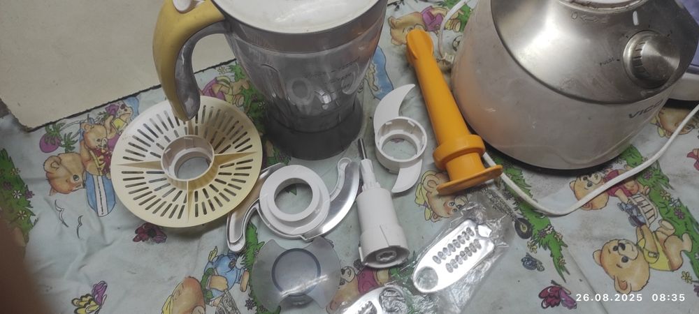 Кухонний комбайн Віко.