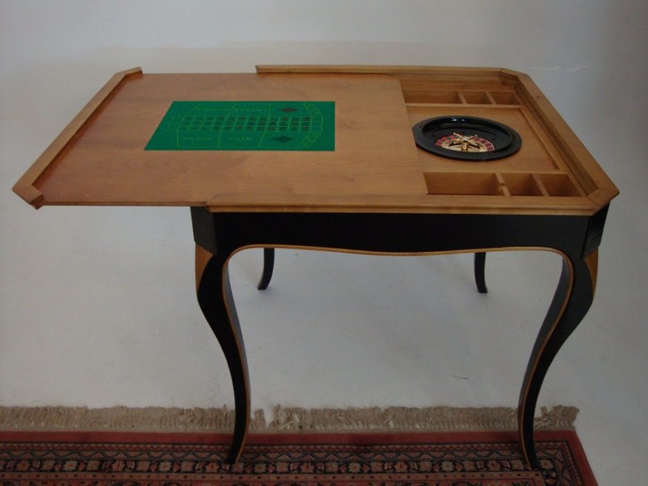 Invulgar Mesa de Jogo em madeira