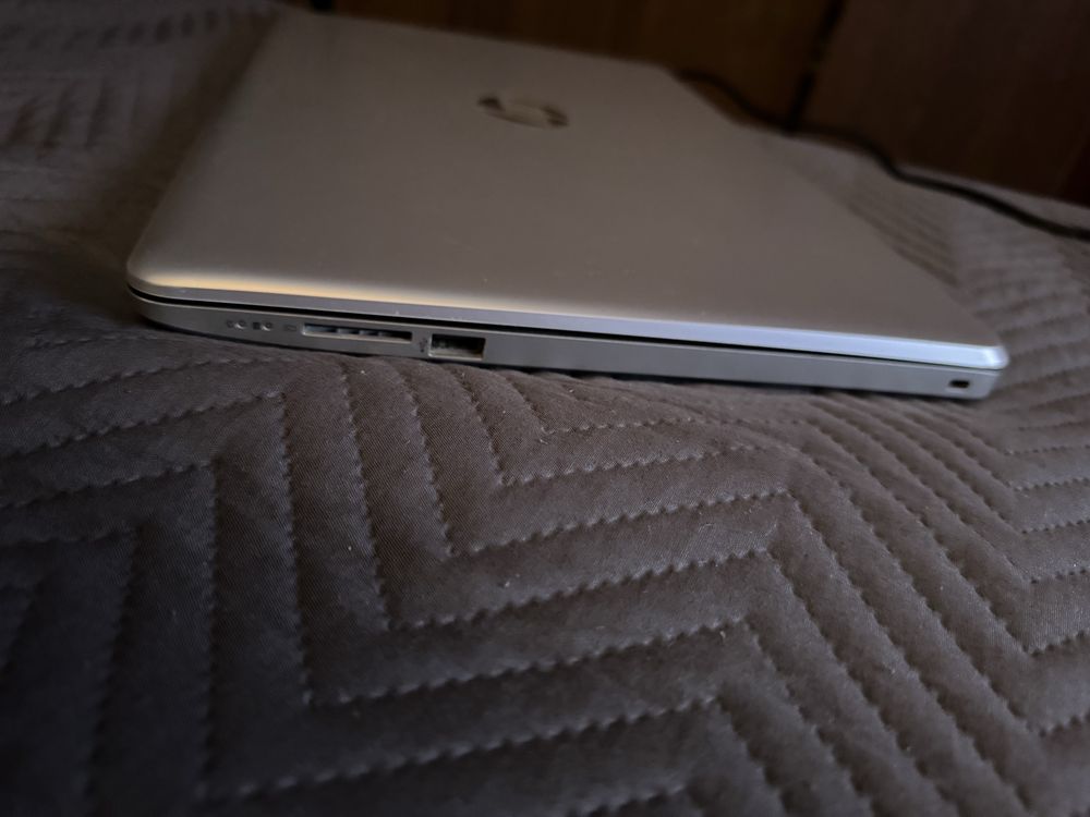 Portatil hp,16gb ram,ssd 1 tera e 256gb espaco,i5 8 geracao