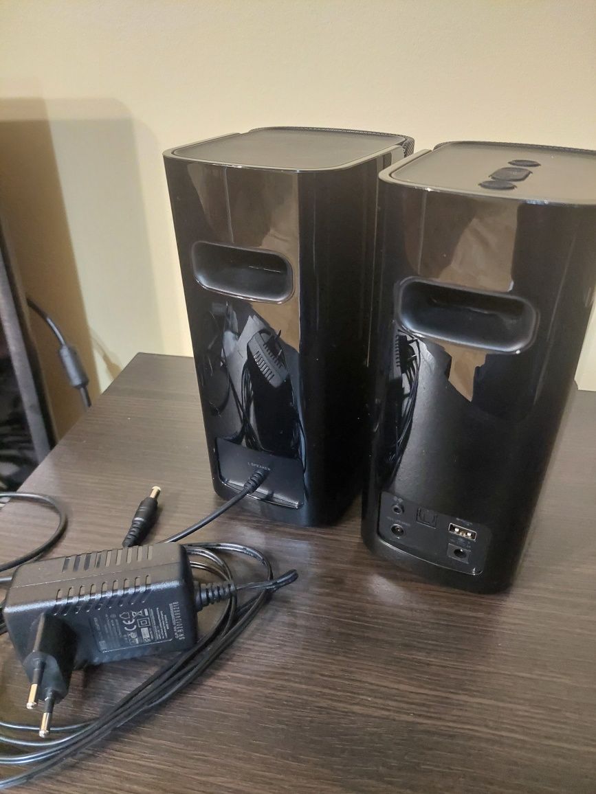 Комп'ютерні настільні колонки 2.0 Creative T100 Bluetooth ,USB,Optical
