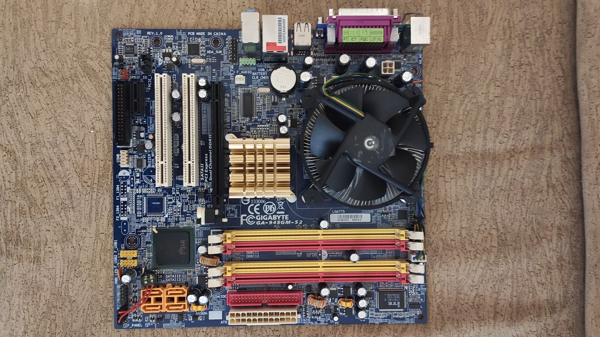 Материнская плата GigaByte GA-945GM-S2, s775