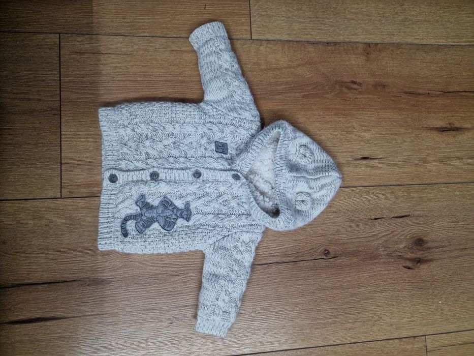Sweter sweterek niemowlęcy Disney ciepły gruby 0-3 m