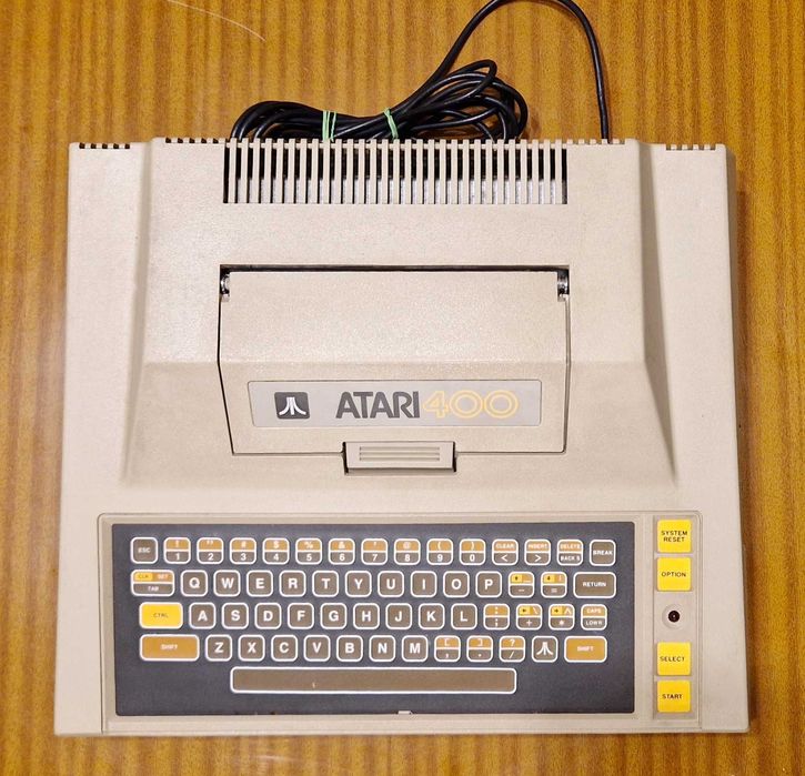 ATARI 400 - pierwszy komputer Atari !!! - totalny zabytek sprawny !!!