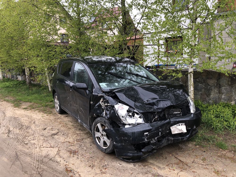 Toyota corolla verso na czesci