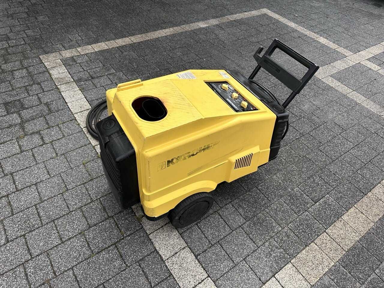 Myjka ciśnieniowa Karcher HDS 790C, z funkcja podgrzewania wody