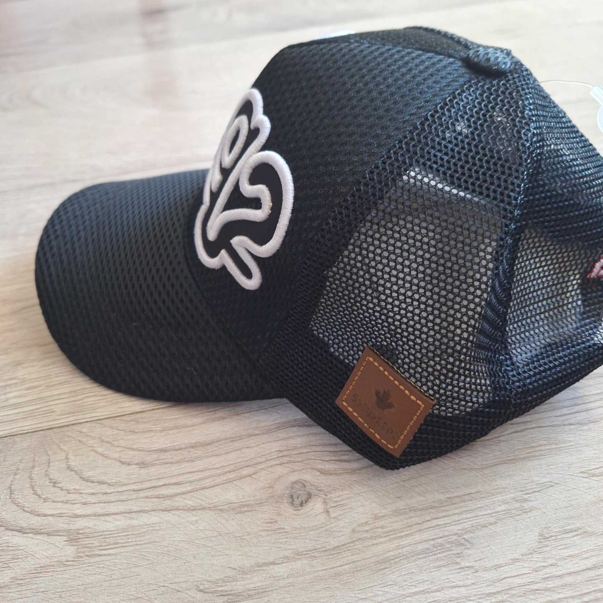 Czapka z daszkiem Dsquared dsq2
