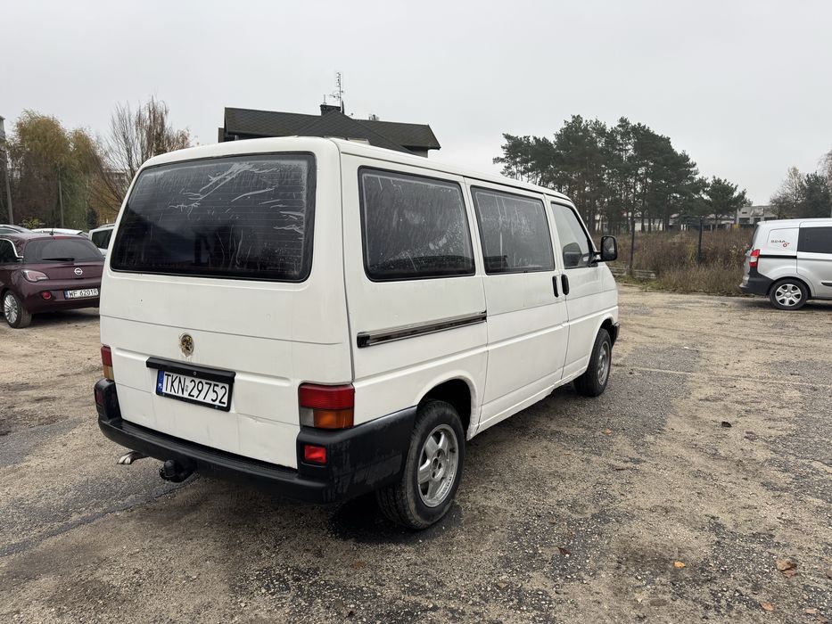 Volkswagen Transporter 1.9 diesel 8 osobowy