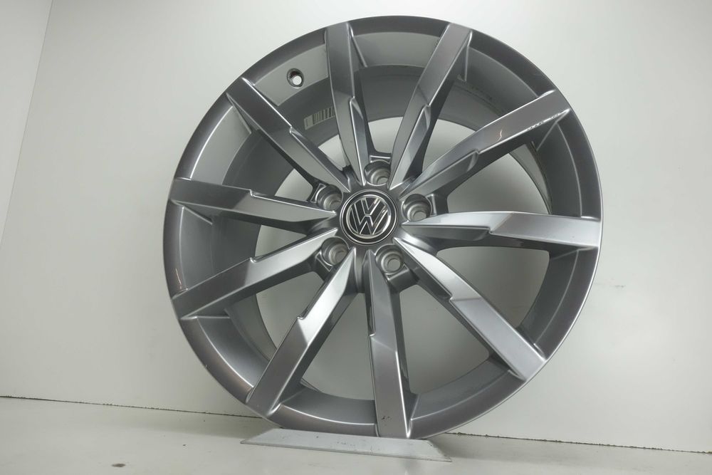 Alufelgi 18" 5x112 Audi Seat Cupra Skoda Volkswagen Srebrne 1017