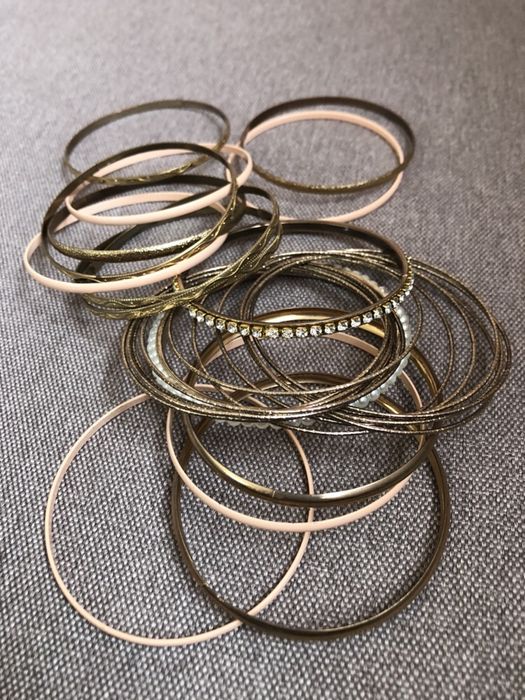 Біжутерія (Браслети)