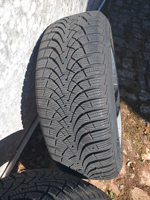 Pneus de muita qualidade vendem-se