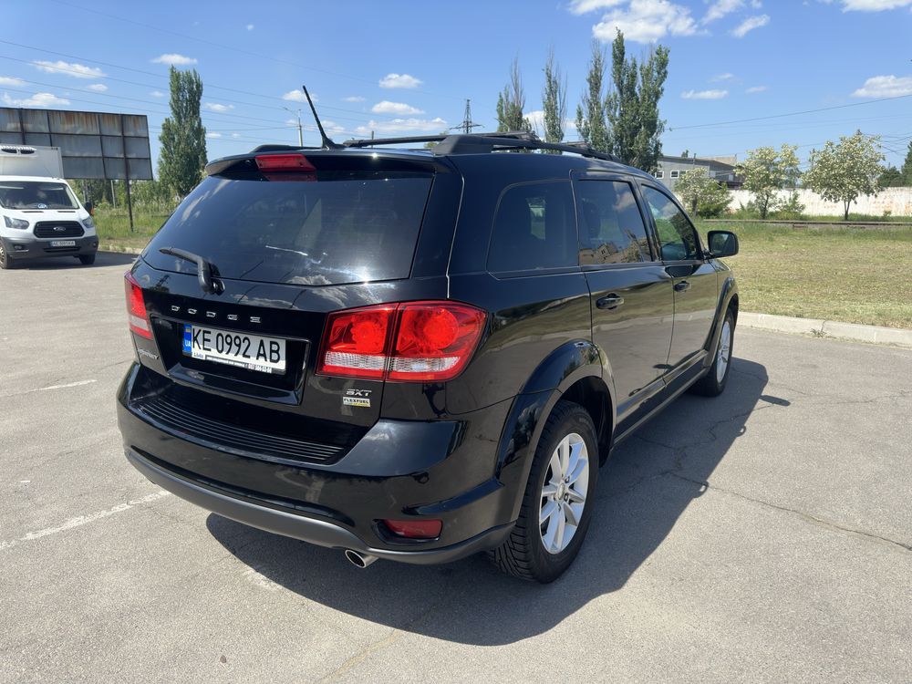 Продам Dodge Journey (возможен обмен )