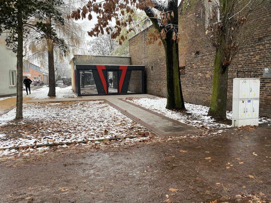 Lokal w centrum miasta * do wynajcia * 20 metrow * zaplecze sanitarne