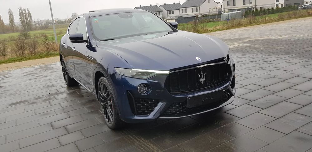 Maserati Levante Full Opcja  Pneumatyka aktywne wydechy Panorama Hak