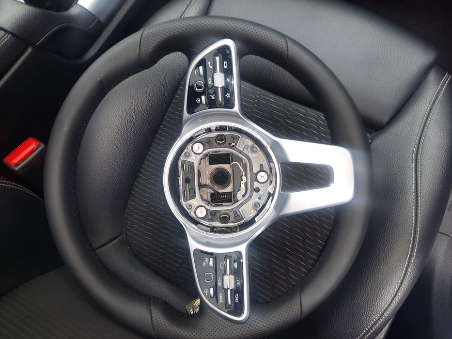 Obszywanie kierownic skórą DOJEŻDŻAMY