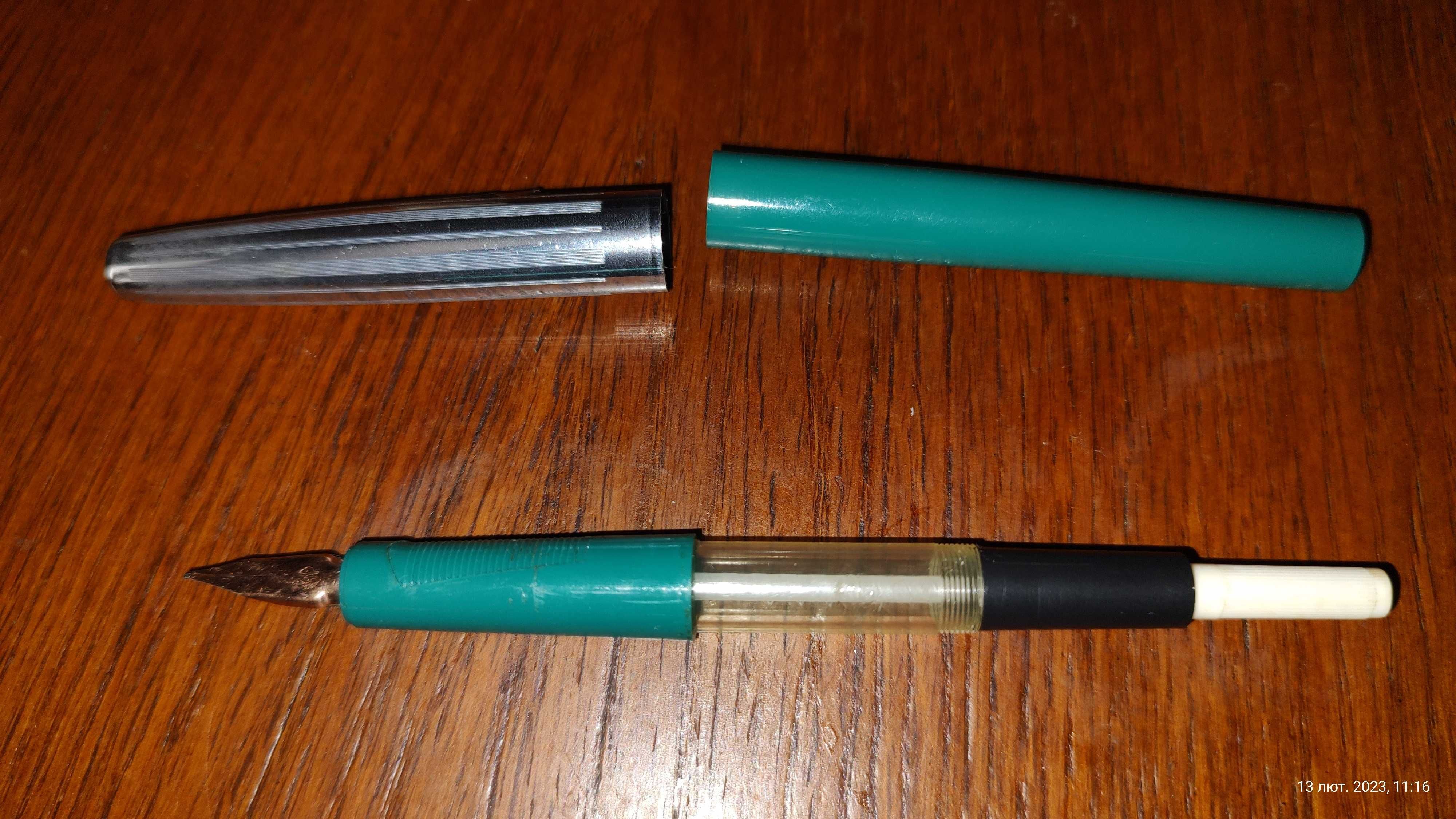 Перьевая ручка, чернильная, с золотым пером из СССР