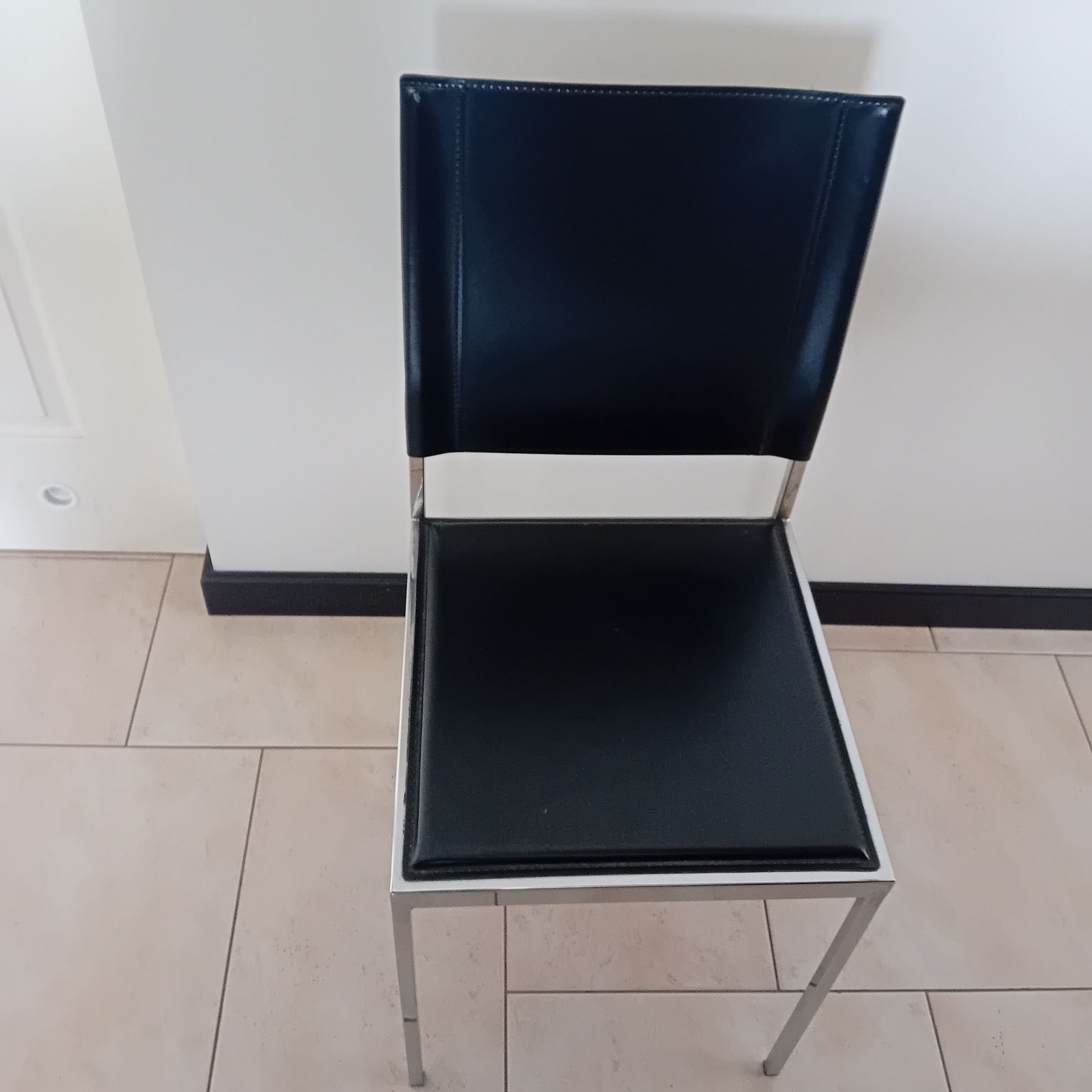 Krzesła metalowe chromowane