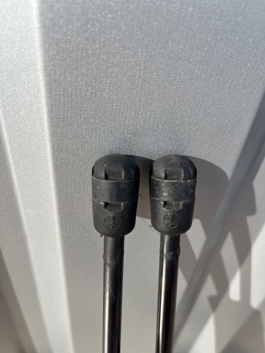 Амортизатори Кришки Багажника Седан Audi a6 c6