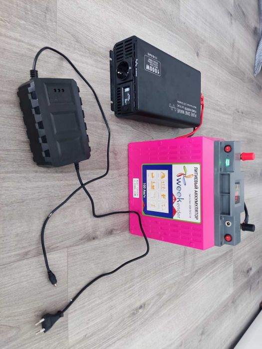1кВт инвертор  с аккумулятор Weekender 100 ah USB ИБП ДБЖ синус
