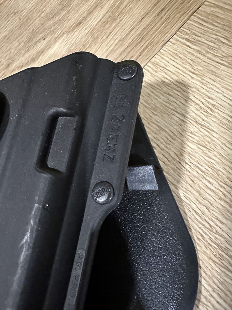 Kabura Glock 19 FOBUS GL-2 z latarką