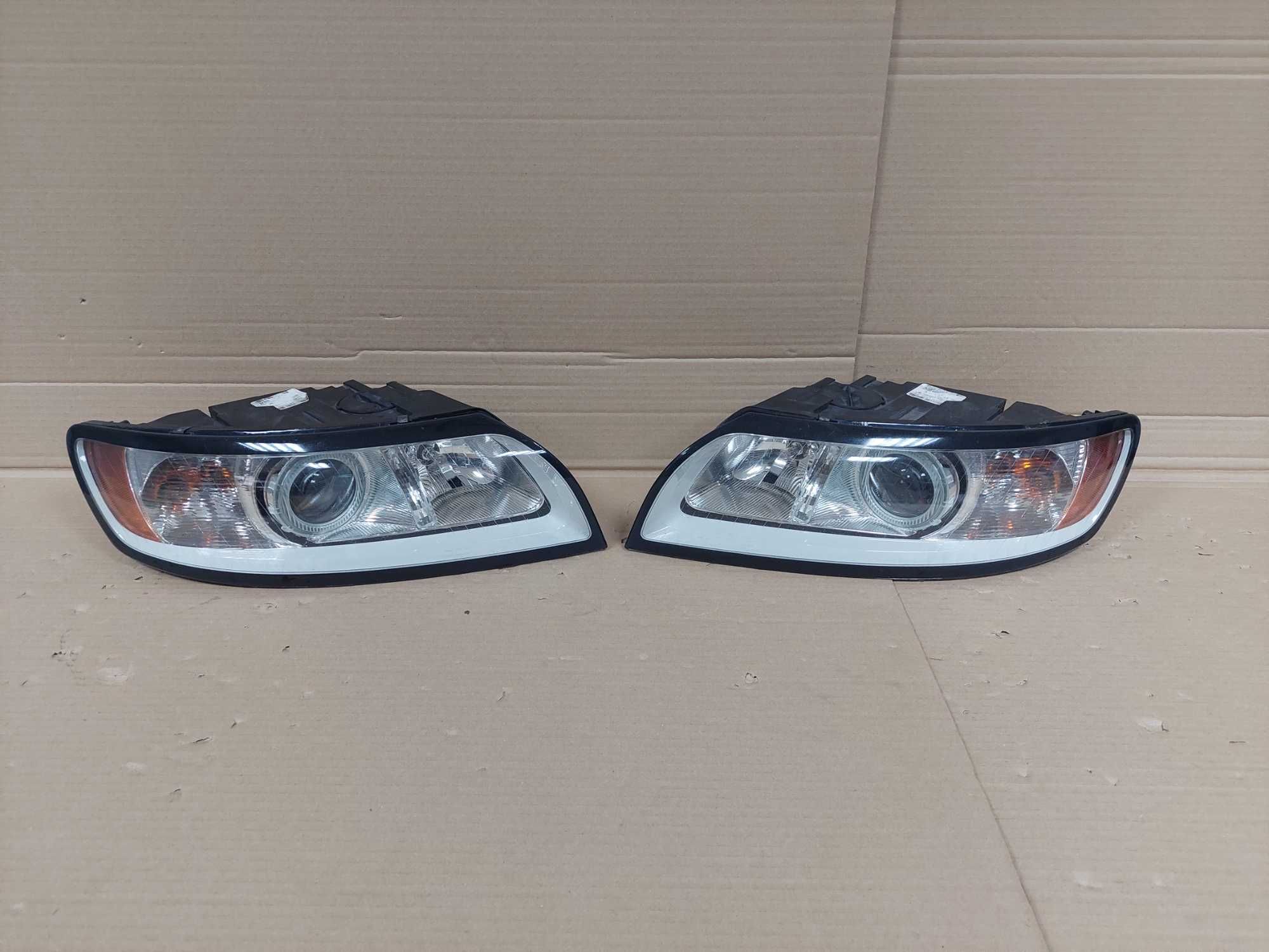 Volvo S40 V50 Lift 07-12r lampa przód prawa + lewa H7 BDB EU