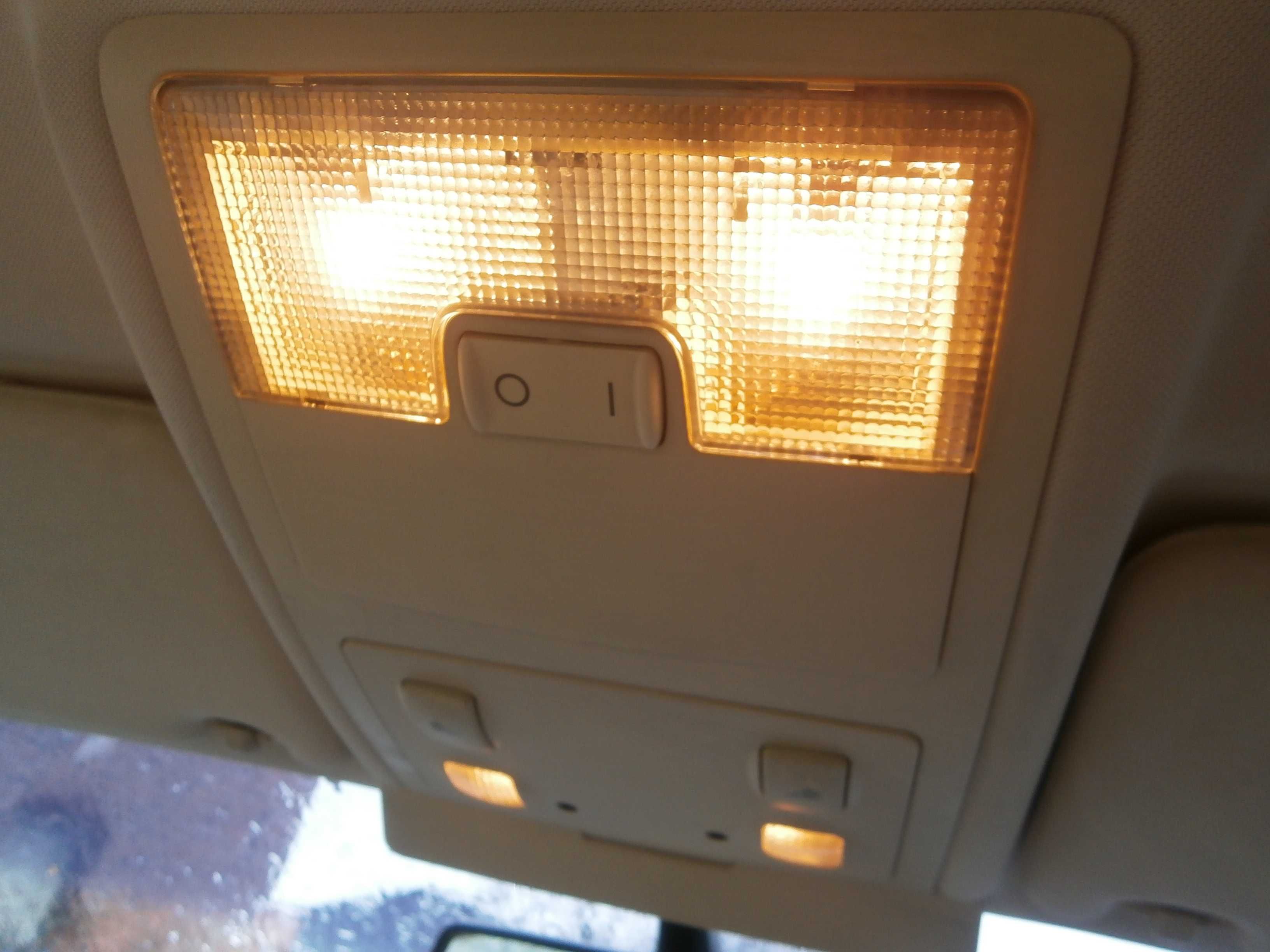 audi A6 C5 lampka oświetlenia kabiny