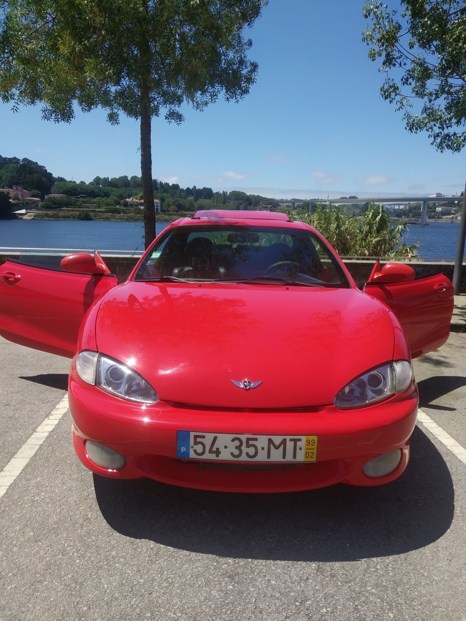 Vendo hiundai Coupé 99 ou troco por carinha tipo cangoo, Fiorino qua