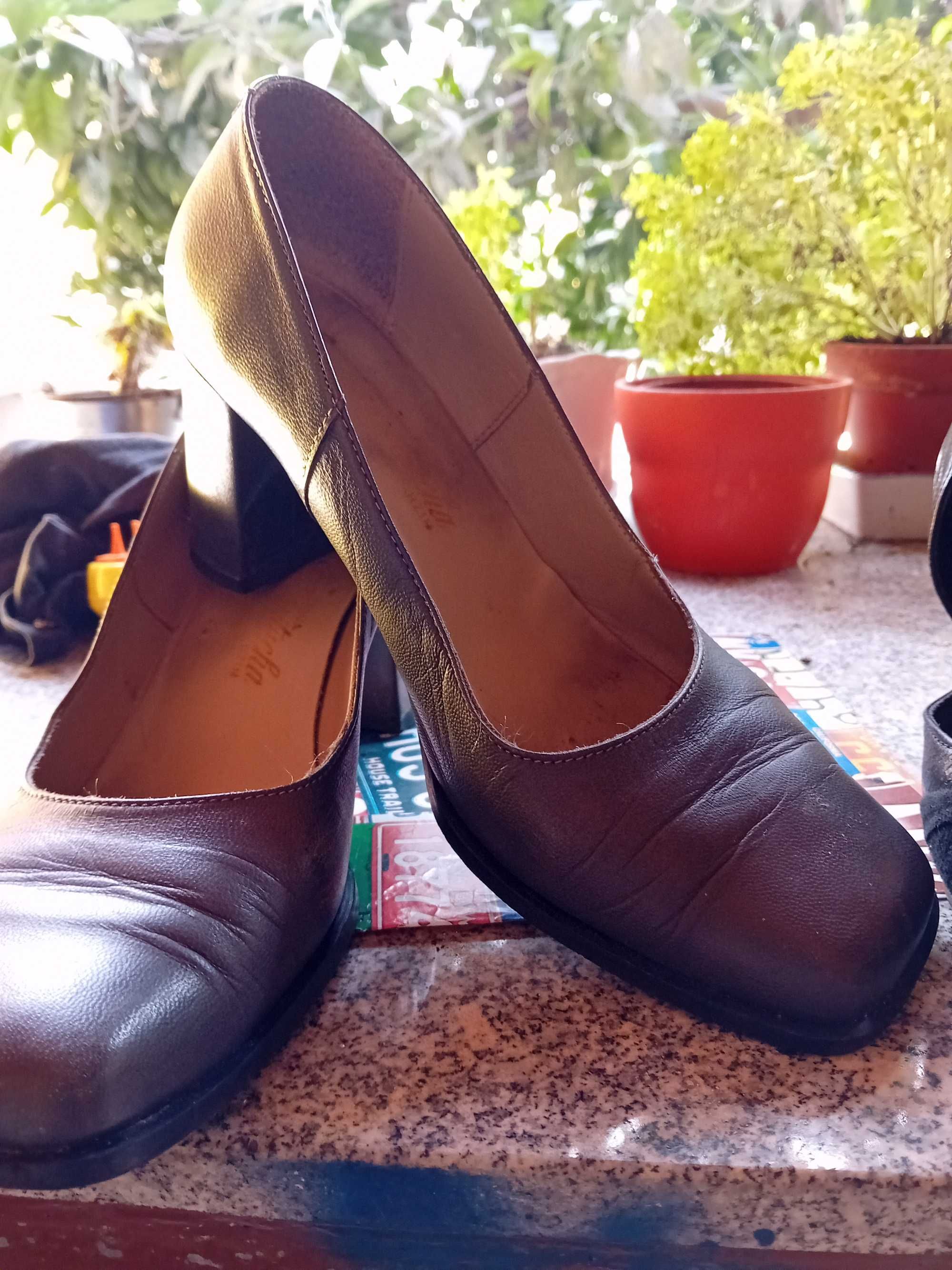 Sapatos tam. 38 em bom estado
