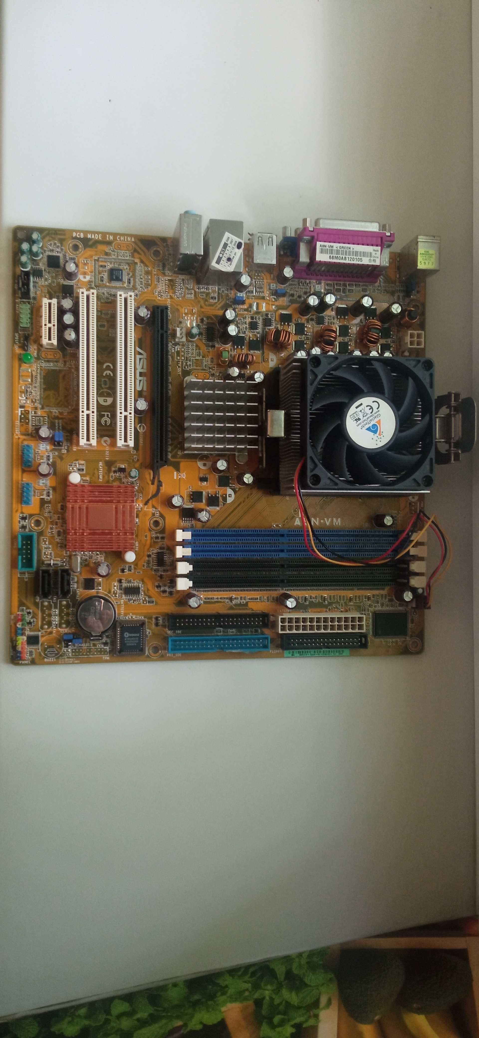 Материнская плата Asus A8N-VM + Процессор  ATHLON-64 3000  Socket 939