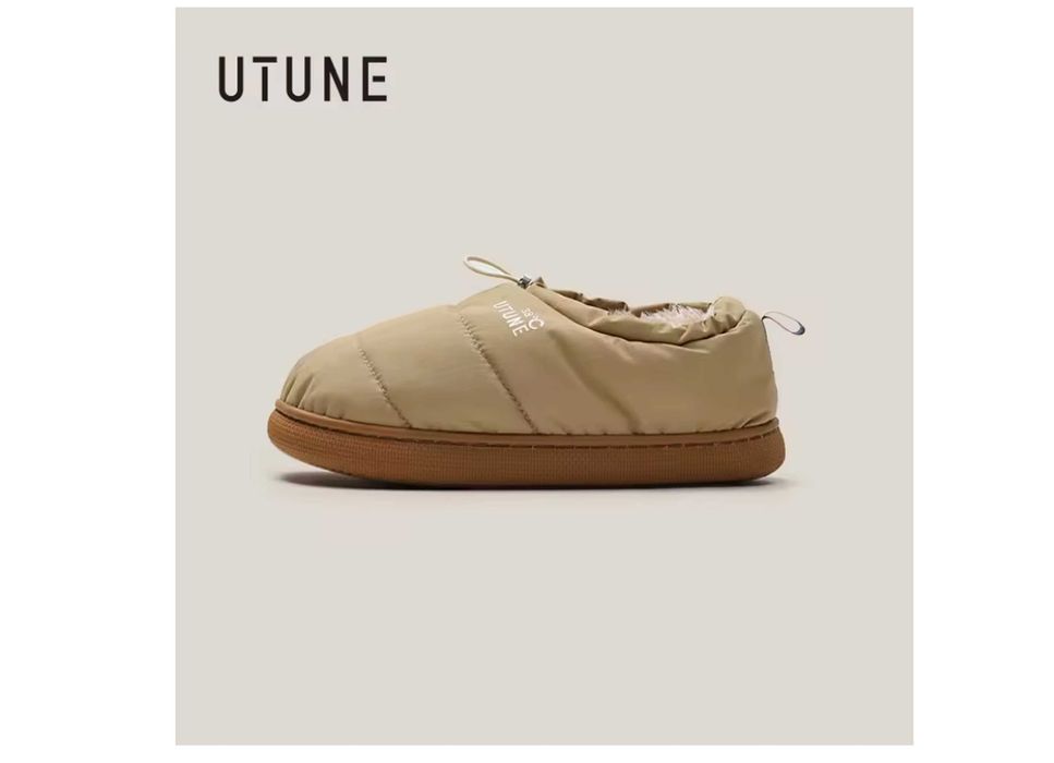 теплые меховые тапочки для туристов