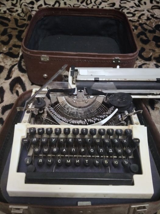 Печатная машинка .СССР 200 \ 250