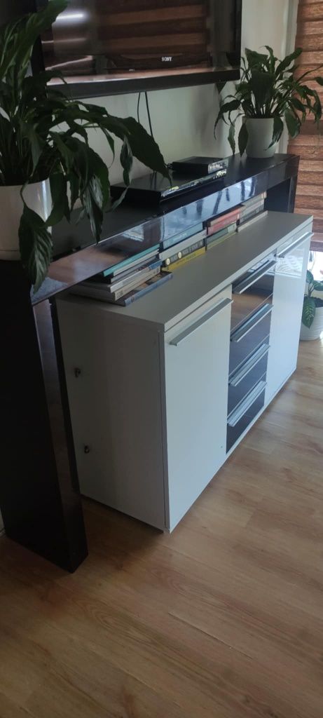 Komoda do salonu, sypialni, pokoju
