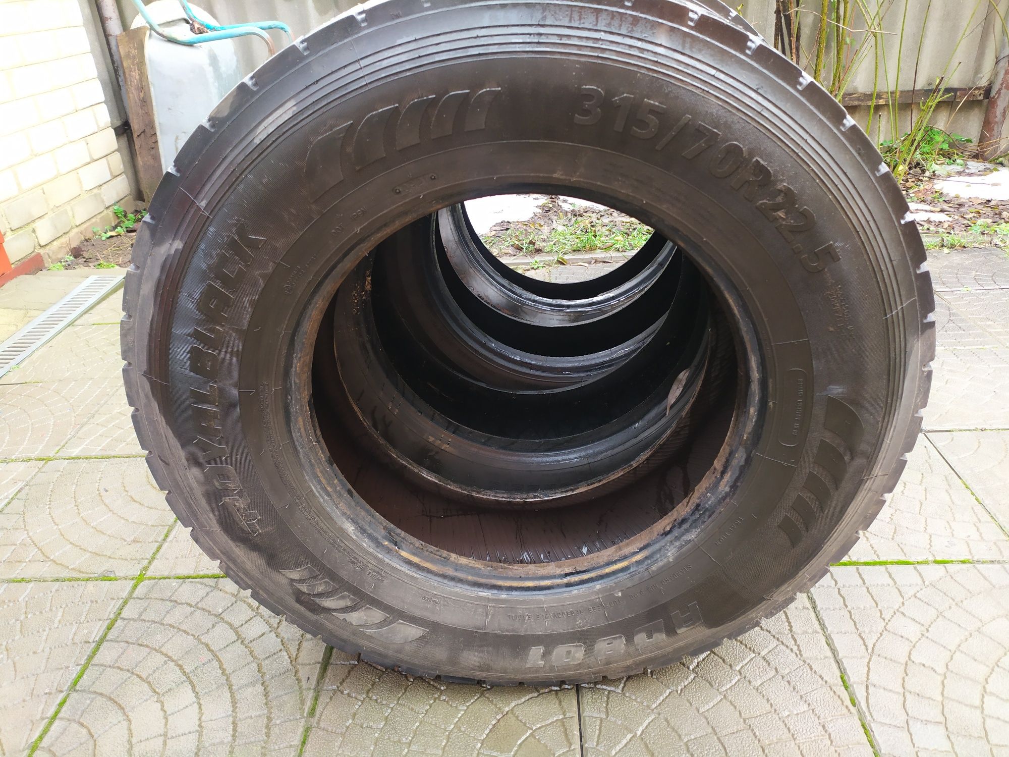 Грузовая резина шины ведущая ось 315/70 R22,5 7 мм пара 2 шт тяга два