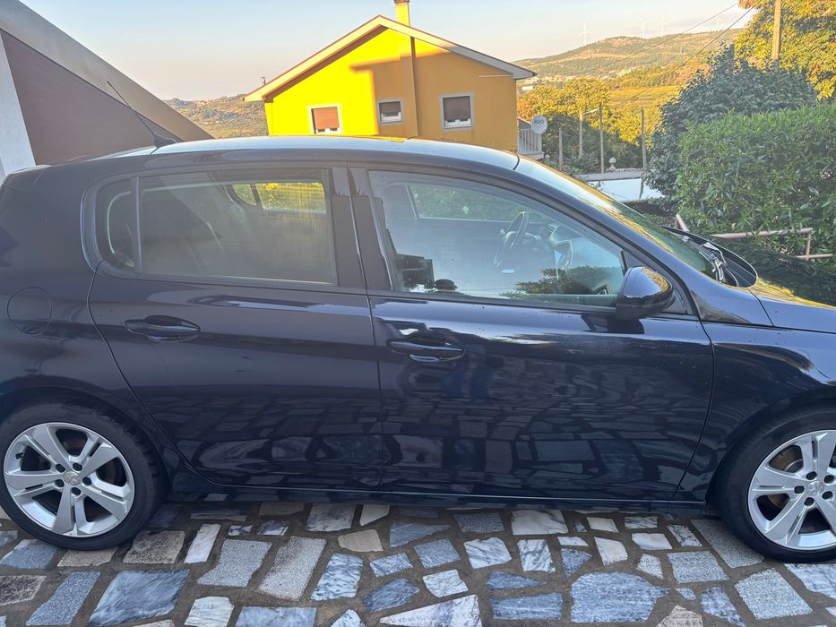 Peugeot 308, Allure