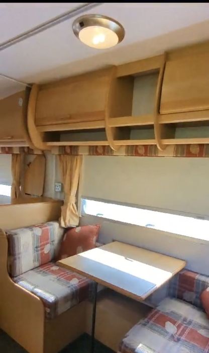 Caravana ,/ 4 pessoas/ impecável/ levo ao sitio