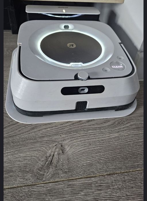Roomba m6 uszkodzona klapka irobot