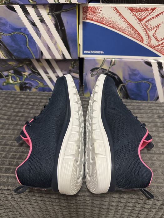 Кросівки тренувальні SKECHERS Graceful Get Connected 43(28см)